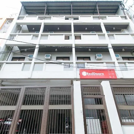 Reddoorz Plus Near Osmena Highway 2